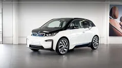 Gebruikt 2022 BMW i3 Comfort Edition Hatchback | € 24.900 (Eerlijke prijs)