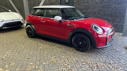 Gebruikt 2023 Mini Cooper Classic Hatchback | € 20.900 (Super prijs)