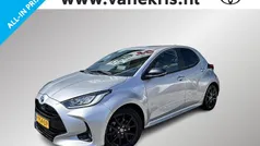 Grijs, metallic lak Gebruikt 2022 Toyota Yaris Hybrid Executive Hatchback | € 24.940 (Eerlijke prijs)