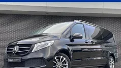 Zwart Gebruikt 2022 Mercedes V300 Avantgarde MPV | € 59.900 (Goede deal)