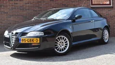 Zwart, metallic lak Gebruikt 2008 Alfa Romeo GT Distinctive Coupé | € 3.949 (Eerlijke prijs)