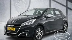 Zwart Gebruikt 2019 Peugeot 208 Allure Hatchback | € 12.650 (Eerlijke prijs)