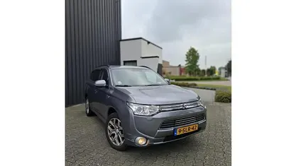 Grijs Gebruikt 2013 Mitsubishi Outlander Instyle SUV | € 10.500 (Eerlijke prijs)