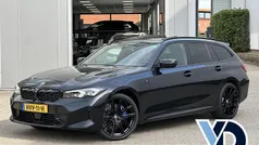 Zwart Gebruikt 2023 BMW 330e M Sport Stationwagen | € 43.500 (Eerlijke prijs)