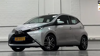 Occasion 2015 Toyota Aygo X-play Hatchback | € 6.744 (Eerlijke prijs)