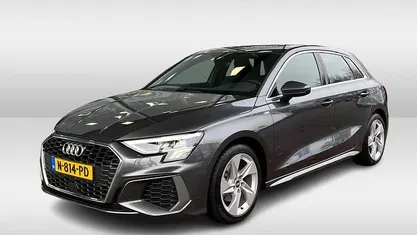 Grijs Gebruikt 2021 Audi A3 Sportback S-Line Hatchback | € 26.450 (Eerlijke prijs)
