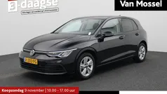 Gebruikt 2022 VW Golf VIII Life Hatchback | € 18.900 (Eerlijke prijs)