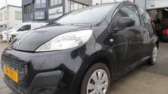 Zwart Gebruikt 2012 Peugeot 107 Access Hatchback | € 2.750 (Eerlijke prijs)