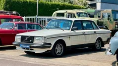 Wit Gebruikt 1992 Volvo 240 Sedan | € 14.950