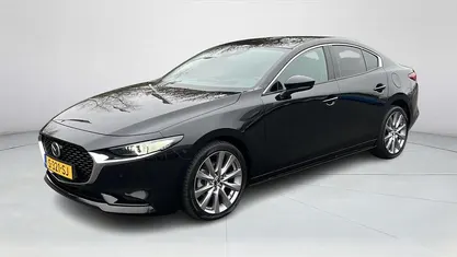 Zwart Occasion 2023 Mazda 3 Luxury Sedan | € 26.900 (Eerlijke prijs)
