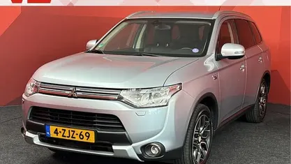 Occasion Mitsubishi Outlander Edition 121 PK (88 kW) 2015 Grijs SUV