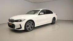Wit Gebruikt 2024 BMW 320 M Sport Sedan | € 37.900 (Eerlijke prijs)