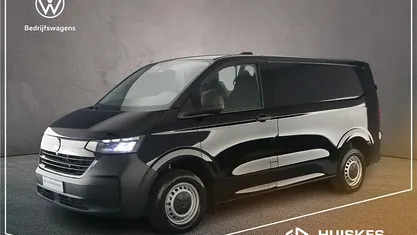 Zwart Occasion 2024 VW Transporter Life Van | € 34.730 (Goede deal)