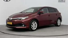Gebruikt 2017 Toyota Auris Edition Hatchback | € 16.950 (Eerlijke prijs)