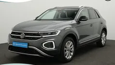 Grijs Gebruikt 2023 VW T-Roc Style SUV | € 32.950 (Eerlijke prijs)