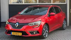 Rood Gebruikt 2016 Renault Mégane IV Bose Edition Hatchback | € 9.950 (Goede deal)