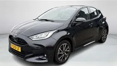 Zwart Gebruikt 2022 Toyota Yaris Hybrid Hatchback | € 22.950 (Eerlijke prijs)