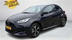Zwart Gebruikt 2024 Toyota Yaris Hybrid Edition Hatchback | € 24.600 (Eerlijke prijs)