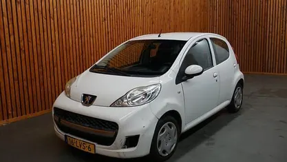 Occasion 2010 Peugeot 107 Hatchback | € 900 (Super prijs)