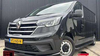 Zwart Occasion 2023 Renault Trafic Komfort MPV | € 22.850 (Goede deal)