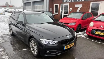Zwart Occasion 2015 BMW 320 Luxury Line Stationwagen | € 8.750 (Eerlijke prijs)
