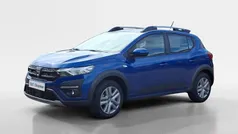 Blauw Gebruikt 2022 Dacia Sandero Expression Hatchback | € 17.950 (Eerlijke prijs)