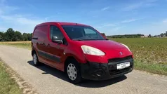 Rood Gebruikt 2012 Peugeot Partner MPV | € 3.245 (Eerlijke prijs)