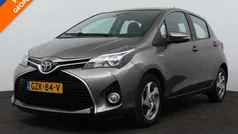Grijs metallic Gebruikt 2016 Toyota Yaris Limited Hatchback | € 15.220 (Eerlijke prijs)