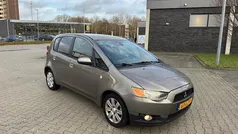 Grijs (metallic) Gebruikt 2010 Mitsubishi Colt Edition Hatchback | € 3.950 (Eerlijke prijs)