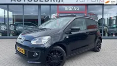 Zwart Gebruikt 2013 VW up! Highline Hatchback | € 5.750 (Eerlijke prijs)