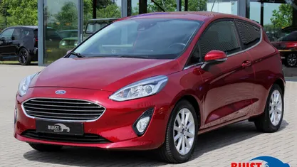 Occasion Ford Fiesta Titanium 101 PK (74 kW) 2017 Rood, metallic lak Hatchback