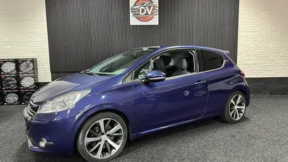 Occasion 2012 Peugeot 208 Allure Hatchback | € 3.245 (Super prijs)