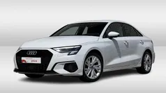 Wit, metallic lak Gebruikt 2023 Audi A3 Advanced Sedan | € 33.950 (Eerlijke prijs)