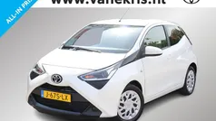 Wit Gebruikt 2020 Toyota Aygo X-play Hatchback | € 14.395 (Eerlijke prijs)