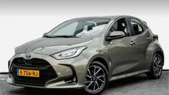 Bruin Gebruikt 2021 Toyota Yaris Hybrid Hatchback | € 17.940 (Eerlijke prijs)