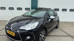 Zwart, metallic lak Gebruikt 2013 Citroën DS3 Cabriolet Chic Cabriolet | € 5.925 (Eerlijke prijs)