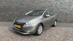Bruin, metallic lak Gebruikt 2013 Peugeot 208 Hatchback | € 4.450 (Goede deal)