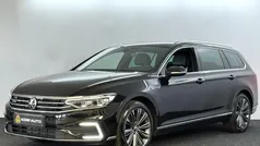 Zwart Gebruikt 2020 VW Passat GTE Stationwagen | € 19.900 (Eerlijke prijs)