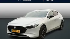 Ceramic white Nieuw 2025 Mazda 3 Homura-Line Hatchback | € 32.425 (Eerlijke prijs)