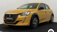 Geel Gebruikt 2023 Peugeot e-208 Active Hatchback | € 19.925 (Eerlijke prijs)