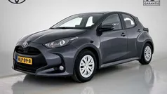 Grijs Gebruikt 2024 Toyota Yaris Hybrid Active Hatchback | € 23.445 (Eerlijke prijs)