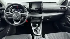 Gebruikt 2023 Toyota Yaris Hybrid Hatchback | € 22.499 (Eerlijke prijs)