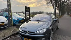 Grijs Gebruikt 2005 Peugeot 206 CC S Cabriolet | € 1.499 (Eerlijke prijs)