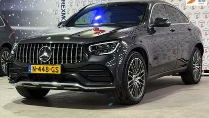 Grijs (metallic) Gebruikt 2019 Mercedes GLC300 Premium Coupé | € 46.945 (Goede deal)