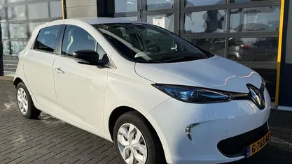 Wit Occasion 2019 Renault Zoe Life Hatchback | € 9.940 (Eerlijke prijs)