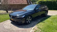 Zwart Gebruikt 2021 Volvo V60 R-Design Stationwagen | € 21.850 (Eerlijke prijs)