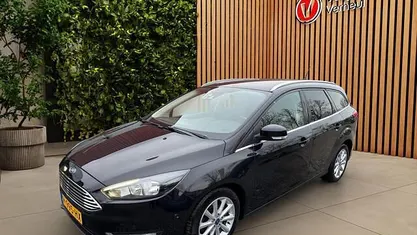 Zwart Occasion 2015 Ford Focus Stationwagen | € 9.395 (Iets duurder)