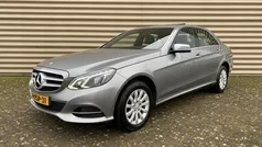Grijs Gebruikt 2013 Mercedes E200 Ambition Sedan | € 19.945 (Eerlijke prijs)