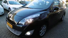 Zwart, metallic lak Gebruikt 2011 Renault Grand Scénic III Dynamique MPV | € 3.245 (Eerlijke prijs)