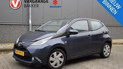 Gebruikt 2018 Toyota Aygo X-play Hatchback | € 9.850 (Eerlijke prijs)